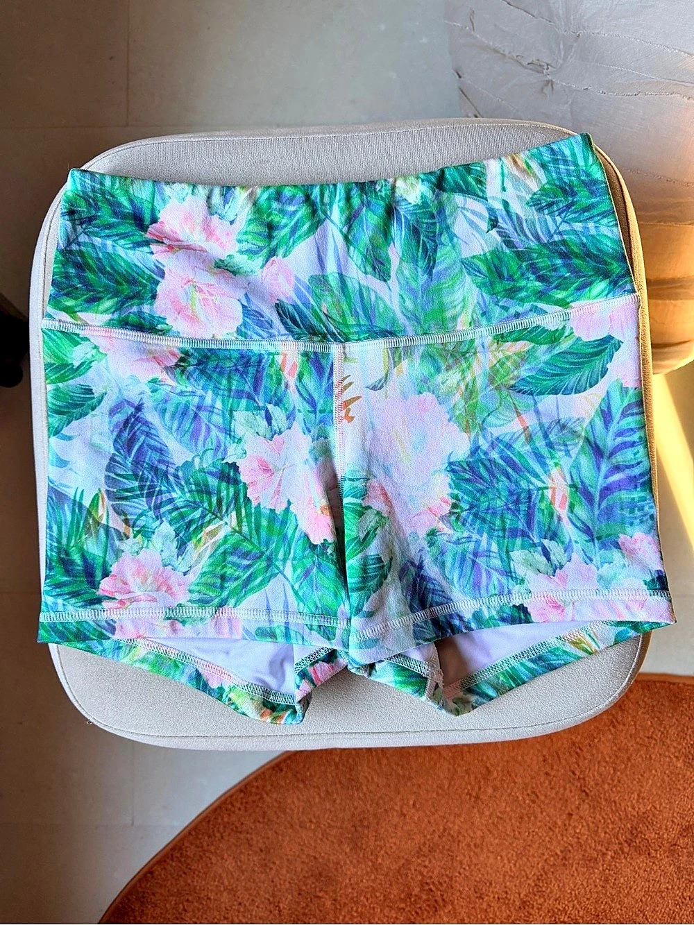 FLEO Athletic Shorts in Tropical Floral Pink & Green Print Mid Rise Size Small